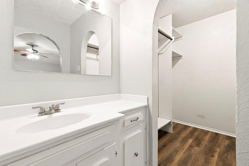 408 Cavender Court - Photo 8