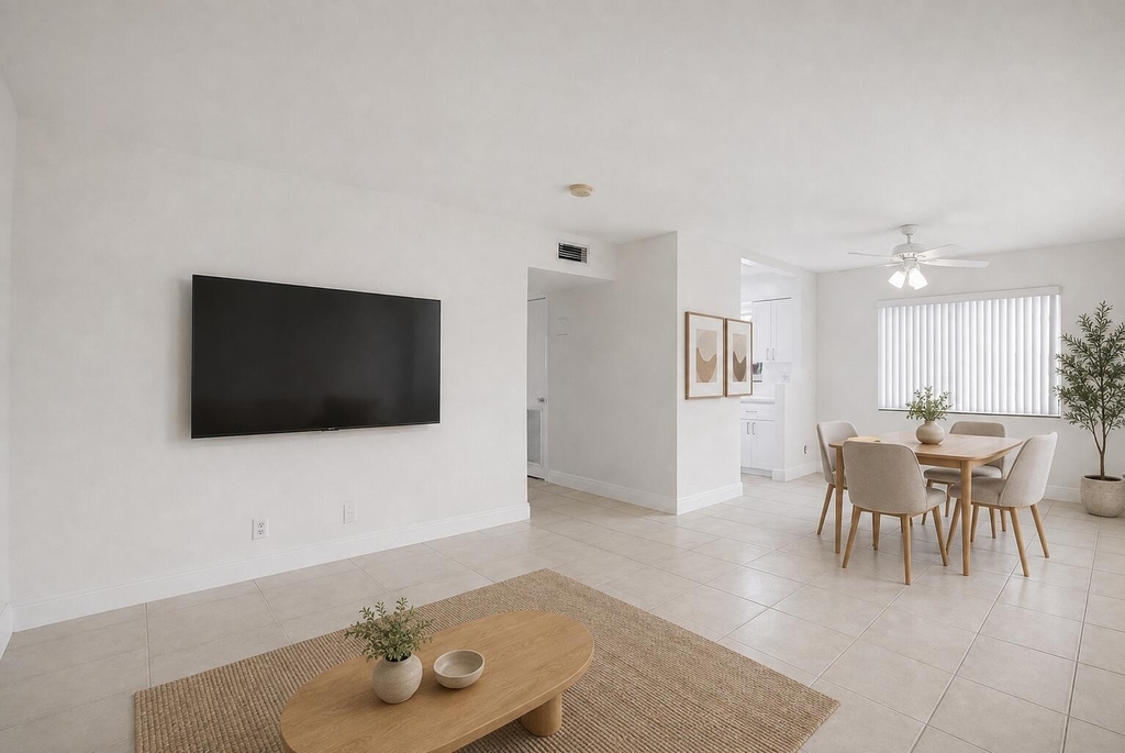 1649 Se 4th Street - Photo 5