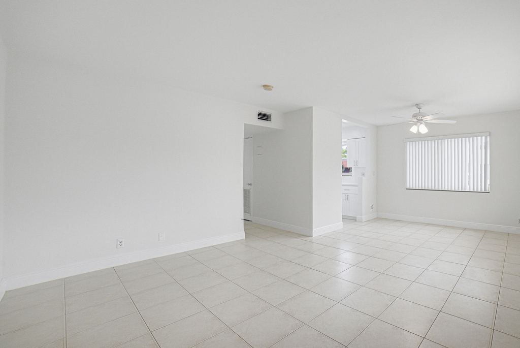 1649 Se 4th Street - Photo 6