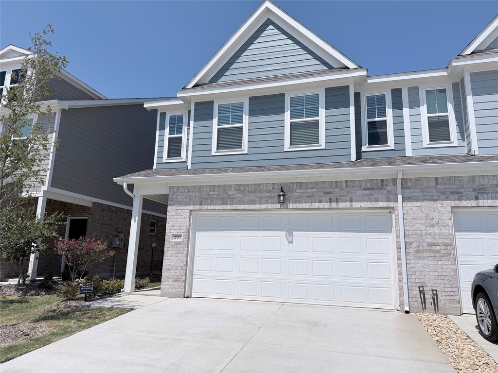 1707 Zachary Avenue - Photo 1