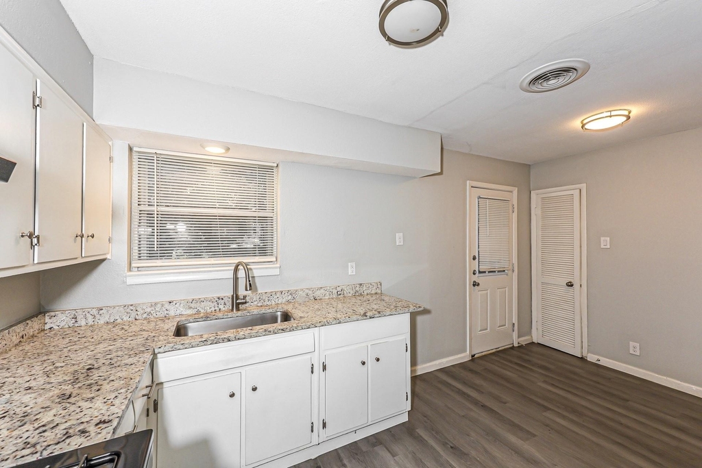 2814 Sequoia Lane - Photo 1