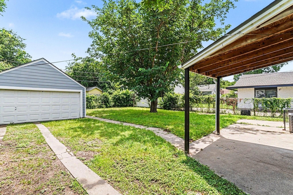 1108 E Robert Street - Photo 24