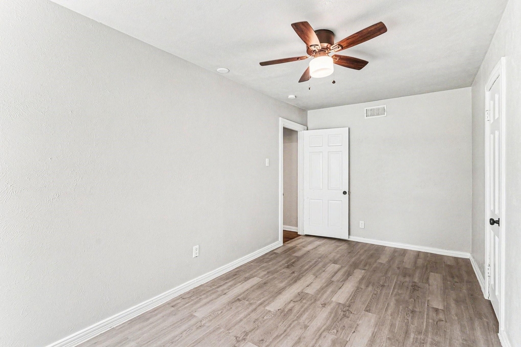 1108 E Robert Street - Photo 15