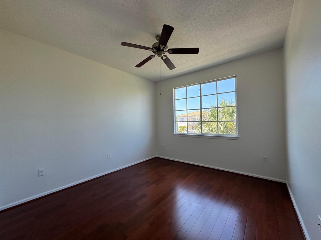 5306 Myrtlewood Circle E - Photo 9