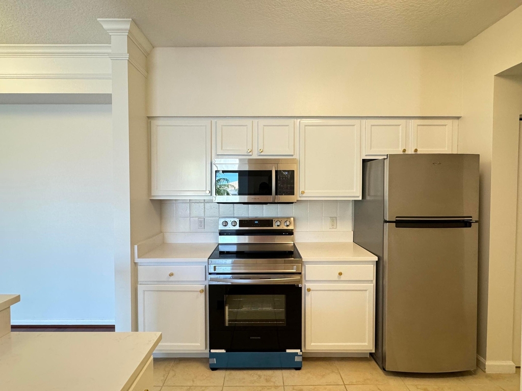 5306 Myrtlewood Circle E - Photo 2