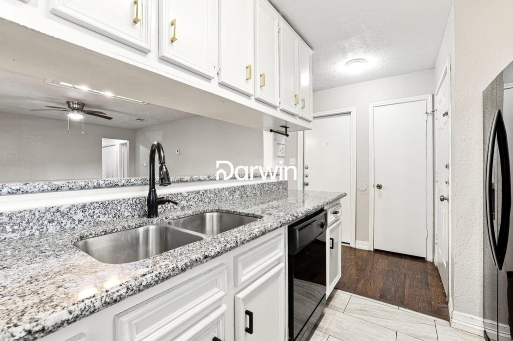 1379 Dell Dale Street - Photo 4
