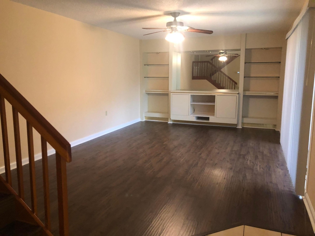 8008 80th Way - Photo 1