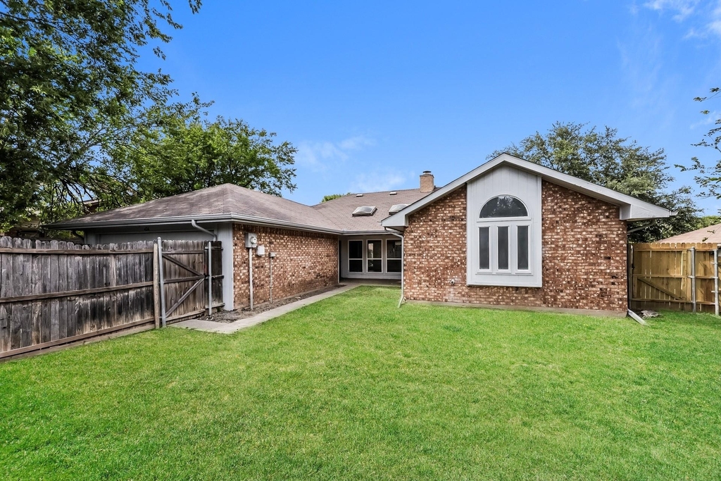 404 Derby Lane - Photo 8