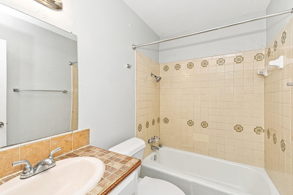 656 Sue Ann Lane - Photo 7