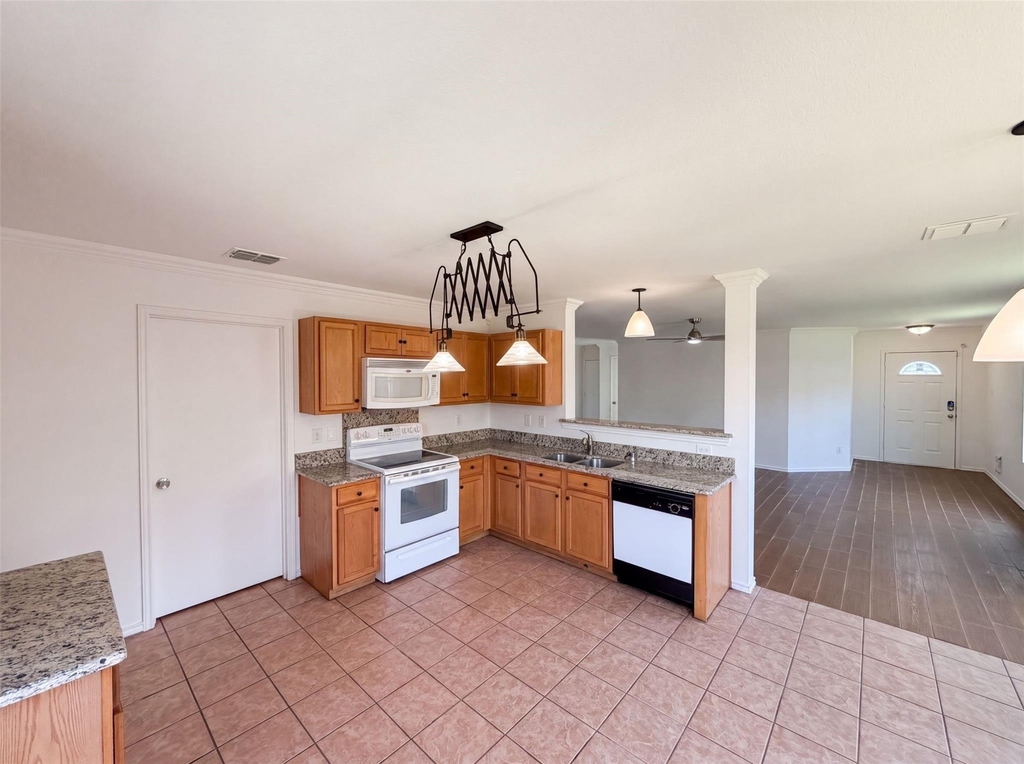 6200 St James Place - Photo 3