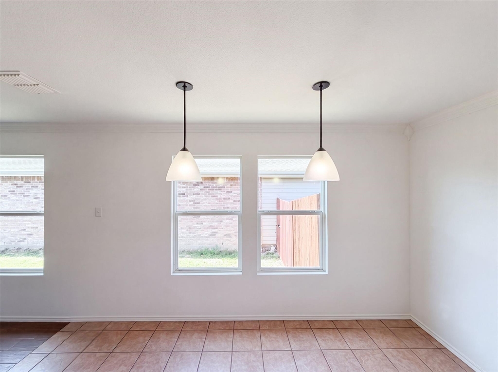 6200 St James Place - Photo 11