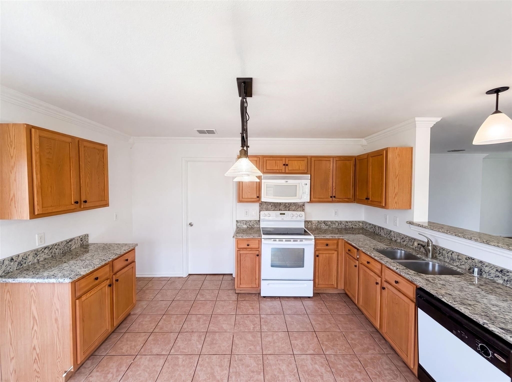 6200 St James Place - Photo 4