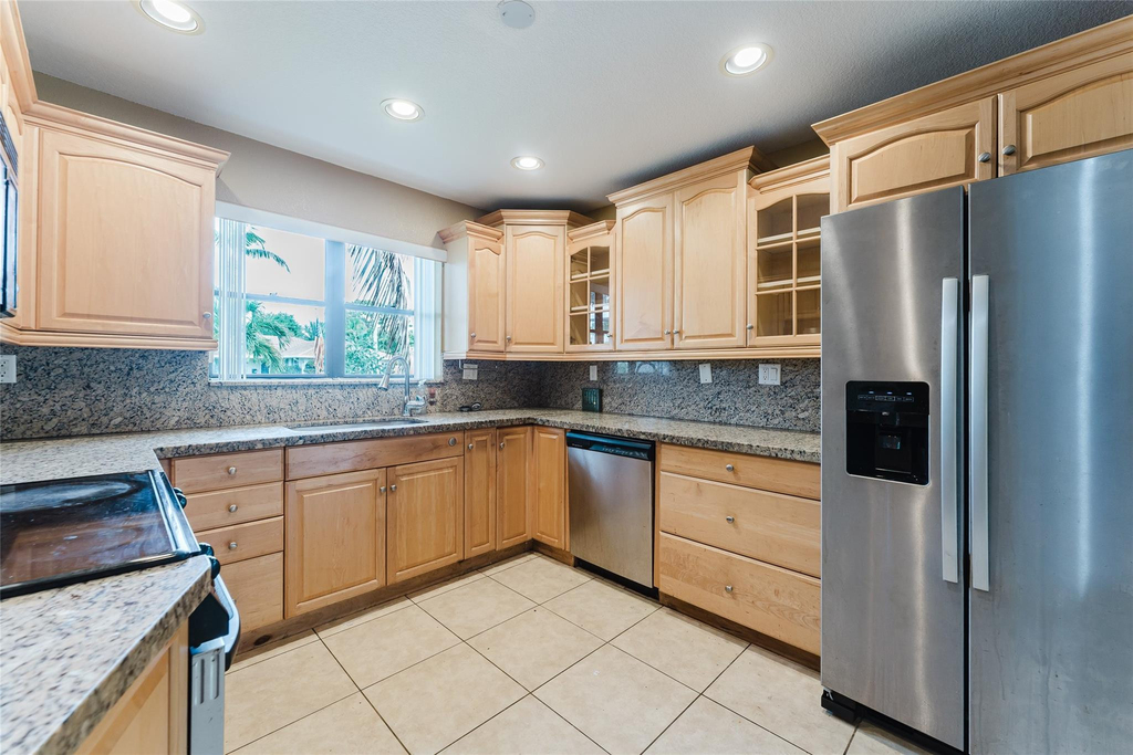 816 Se 13th Court - Photo 11