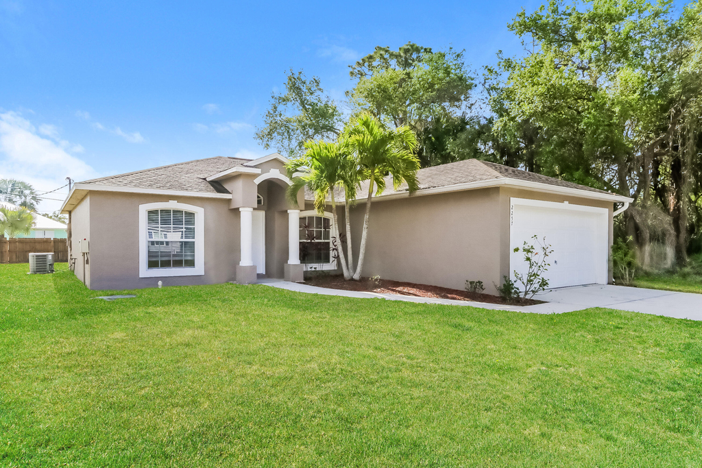 2257 Sw Matheson Terrace - Photo 1
