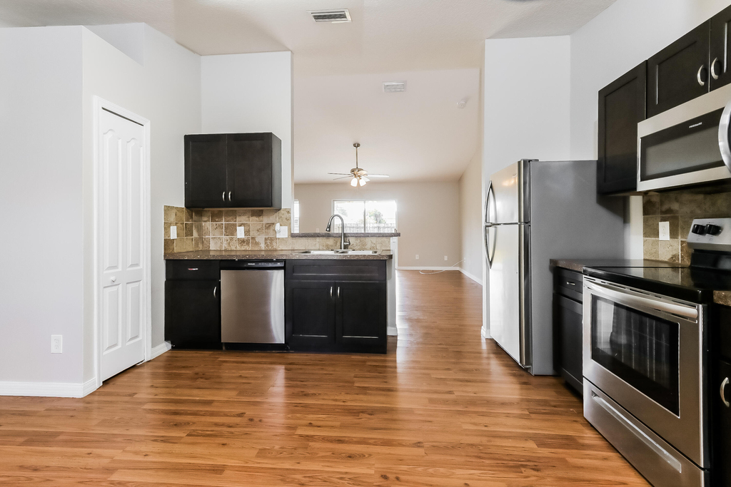 2257 Sw Matheson Terrace - Photo 4