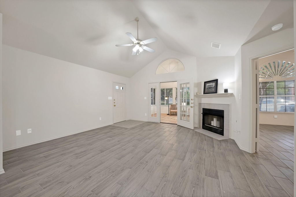 6132 Haley Lane - Photo 2