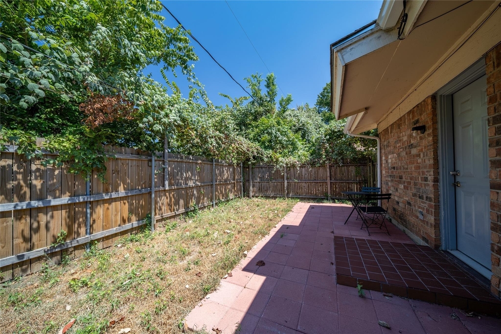 414 Donnell Drive - Photo 8