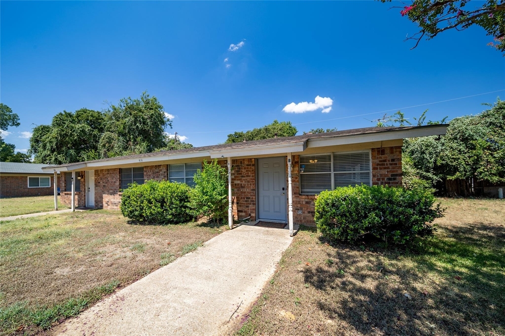 414 Donnell Drive - Photo 10