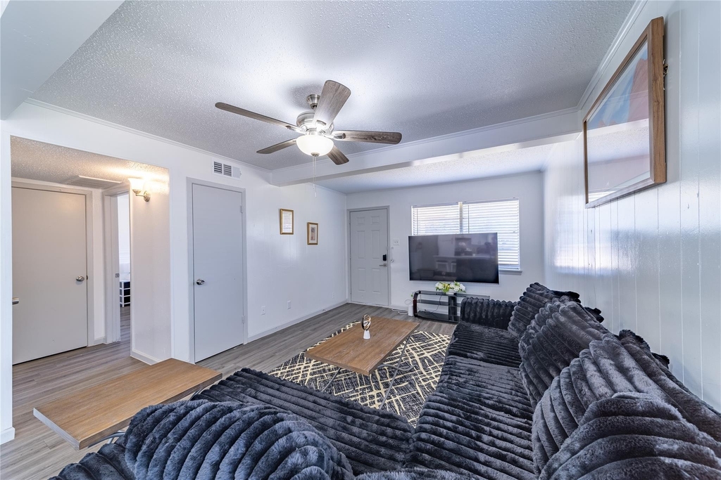 414 Donnell Drive - Photo 3