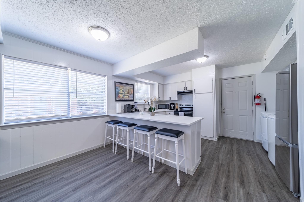 414 Donnell Drive - Photo 2