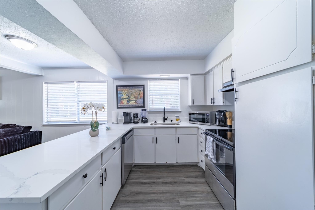 414 Donnell Drive - Photo 4