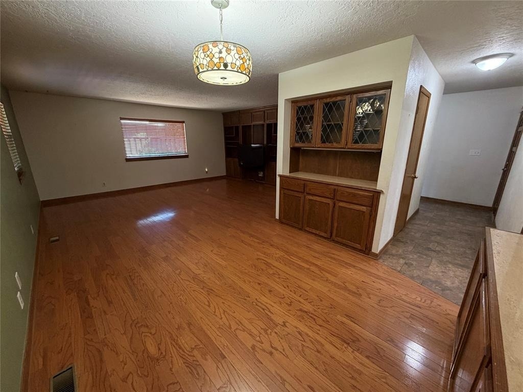2517 Chateau Drive - Photo 3