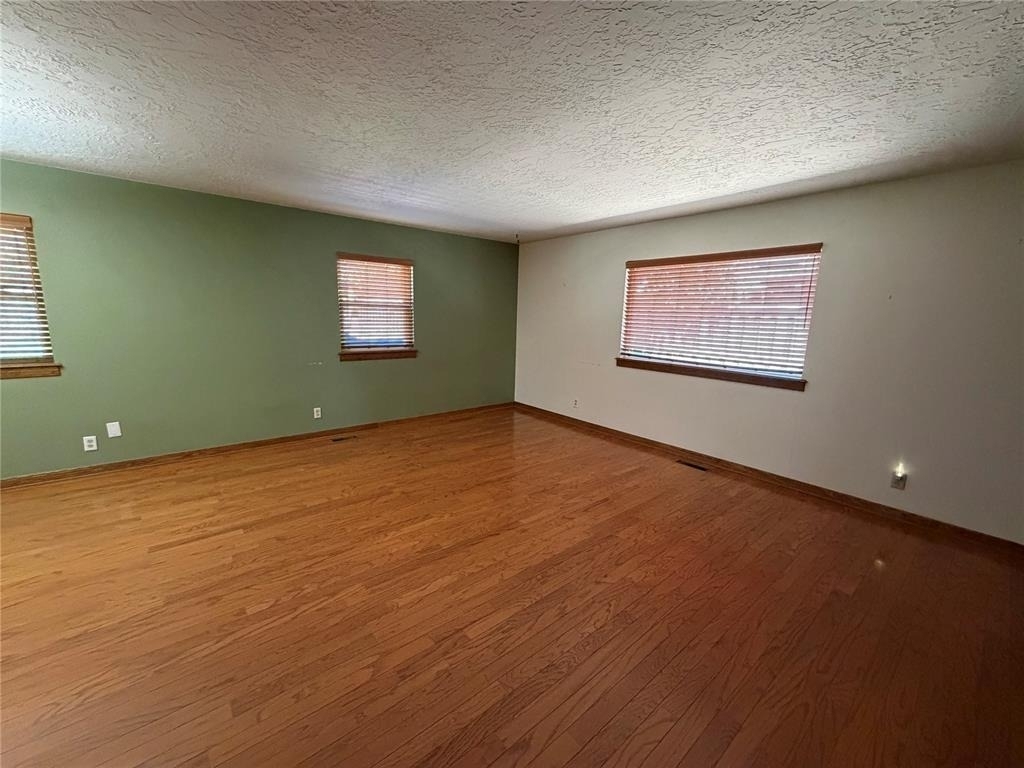 2517 Chateau Drive - Photo 6