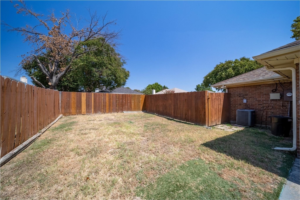 562 Stringfellow Drive - Photo 15