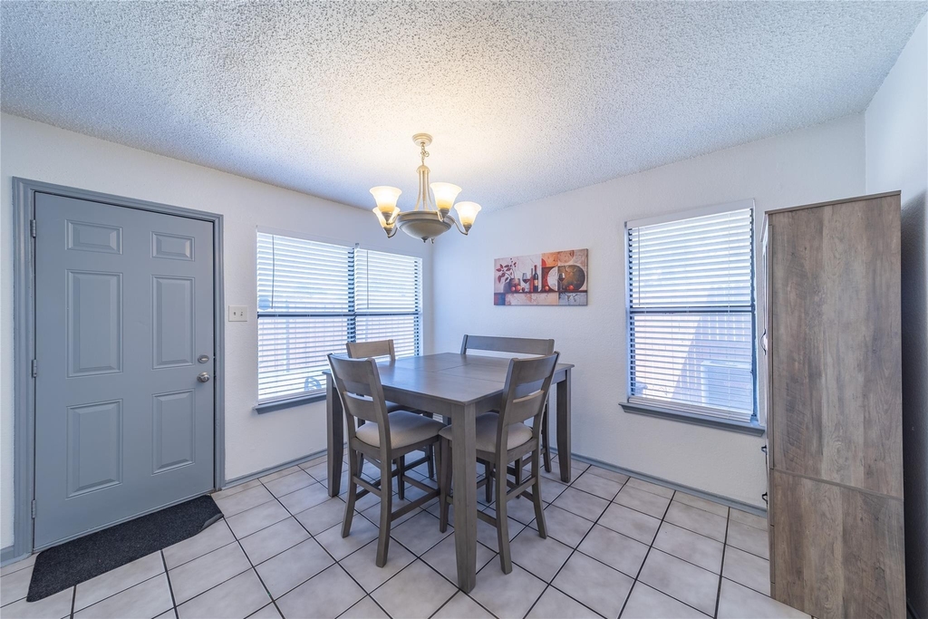 562 Stringfellow Drive - Photo 3