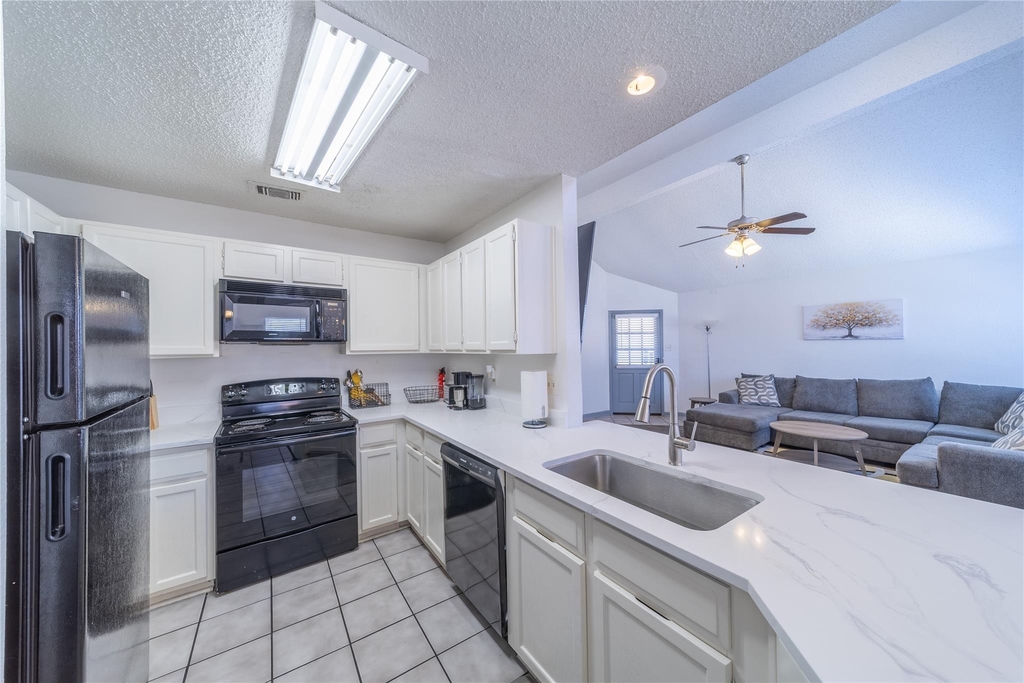 562 Stringfellow Drive - Photo 5