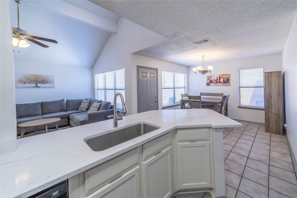 562 Stringfellow Drive - Photo 6
