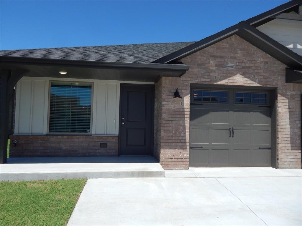 425 Summit Ridge Drive - Photo 0