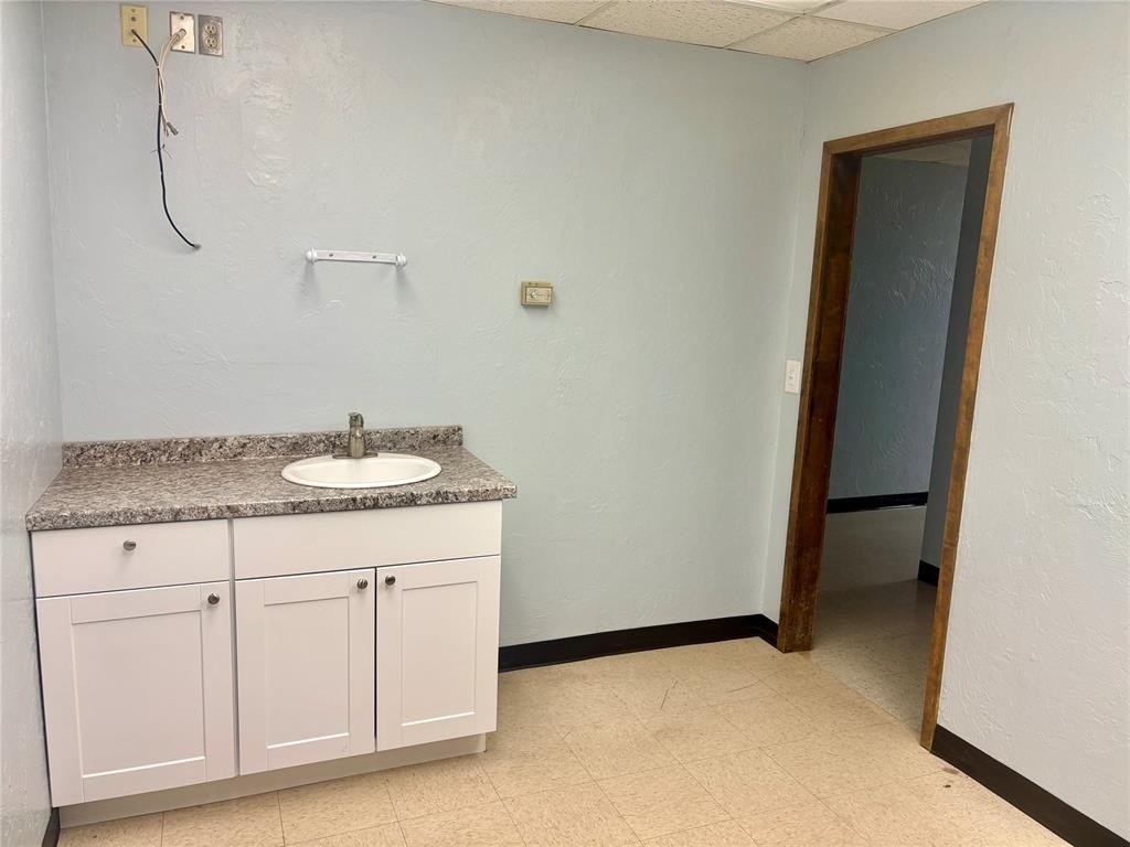 7300 S Western Avenue - Photo 5