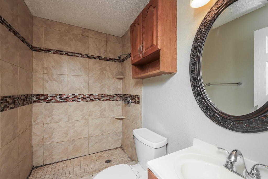 609 E Buffalo Street - Photo 8