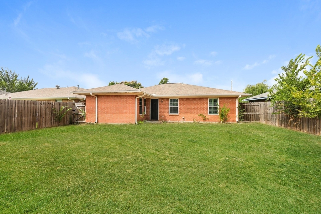 609 E Buffalo Street - Photo 9