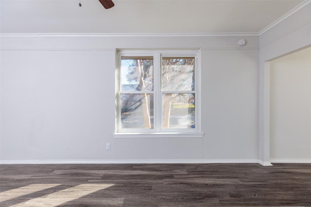 5700 Pershing Avenue - Photo 7