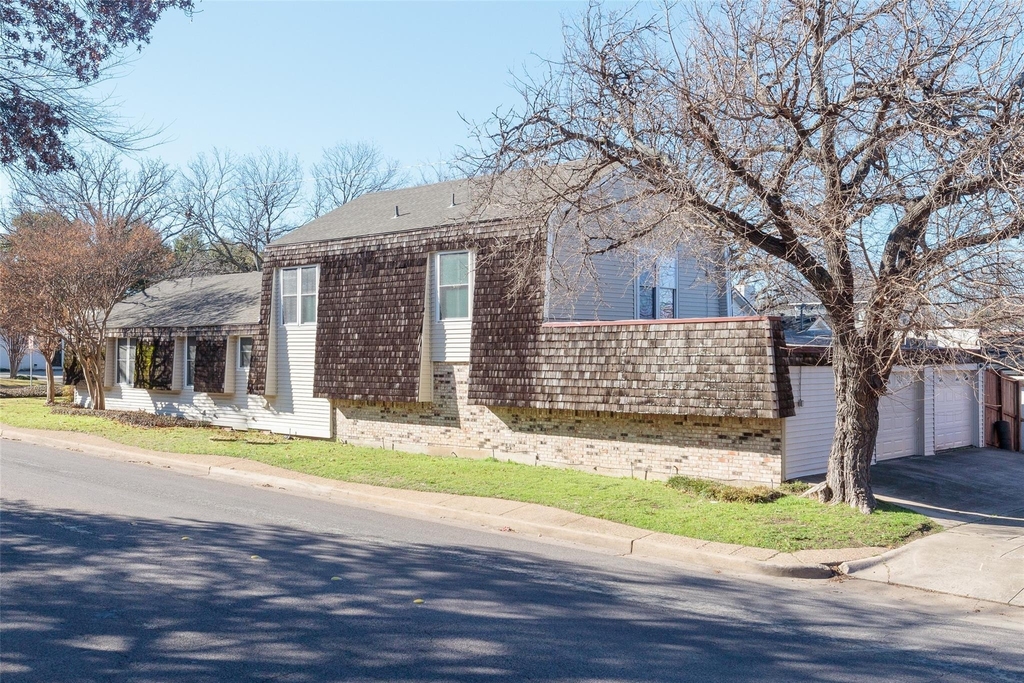 5700 Pershing Avenue - Photo 28