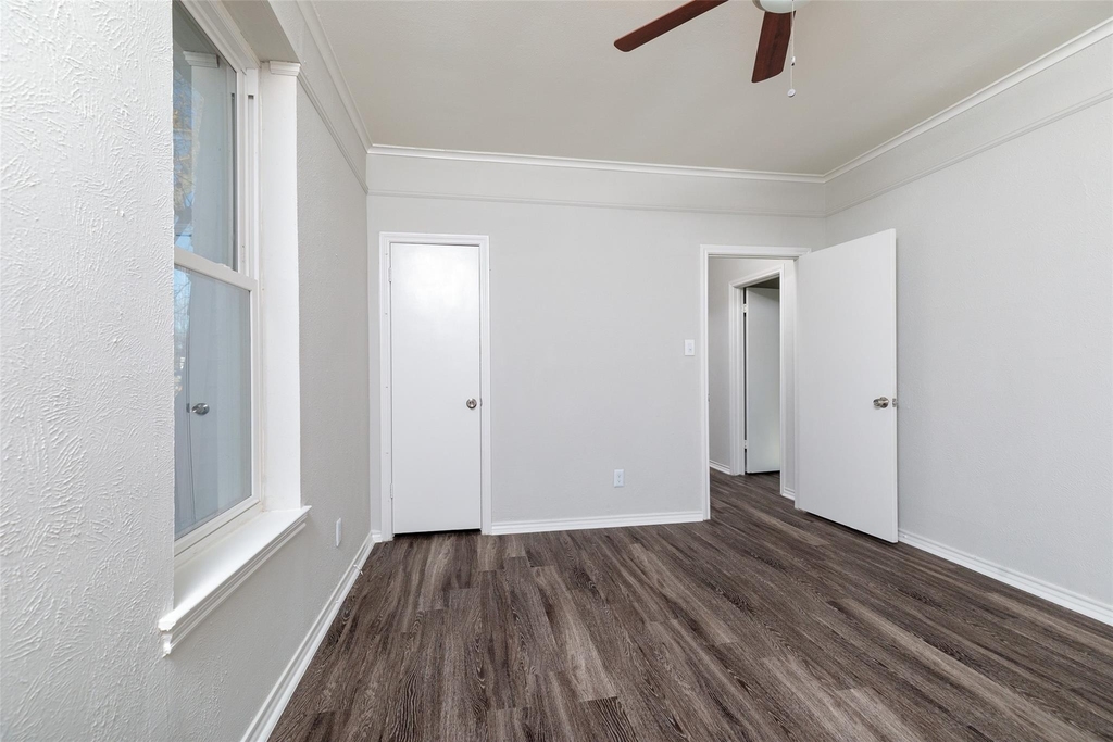 5700 Pershing Avenue - Photo 18