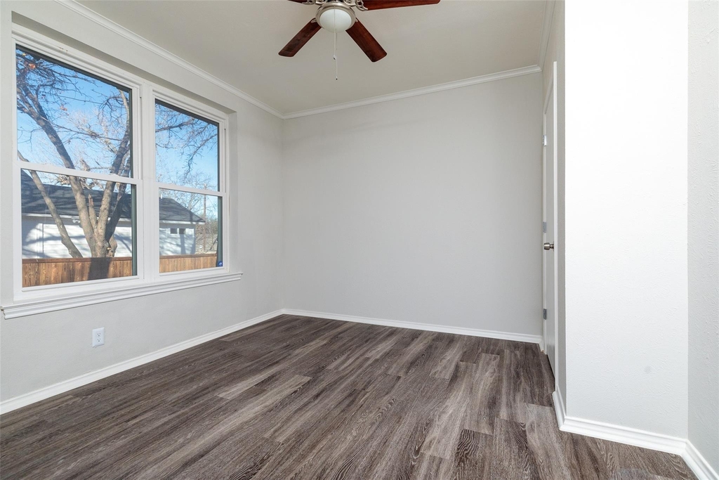 5700 Pershing Avenue - Photo 24