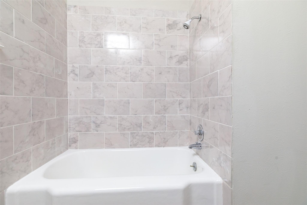5700 Pershing Avenue - Photo 20
