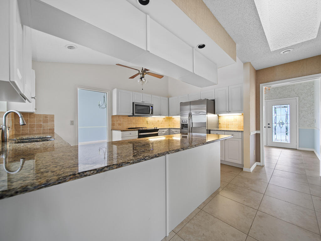 9 W High Point Road - Photo 5