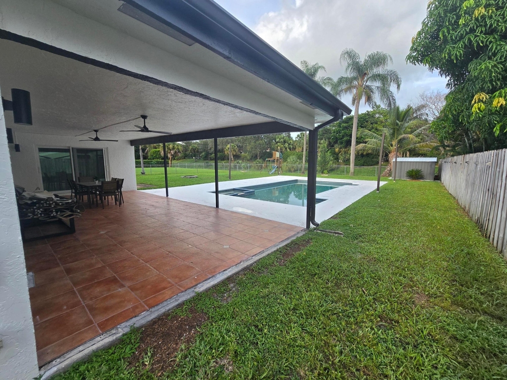 840 Nw 48th Avenue - Photo 10