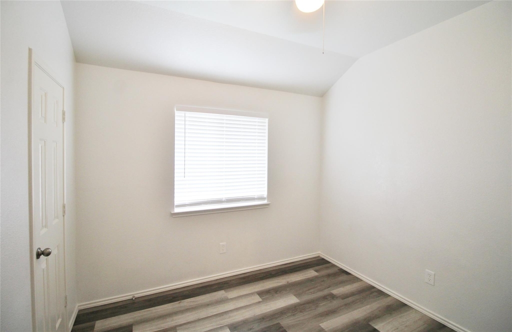 3256 Fluvia - Photo 20