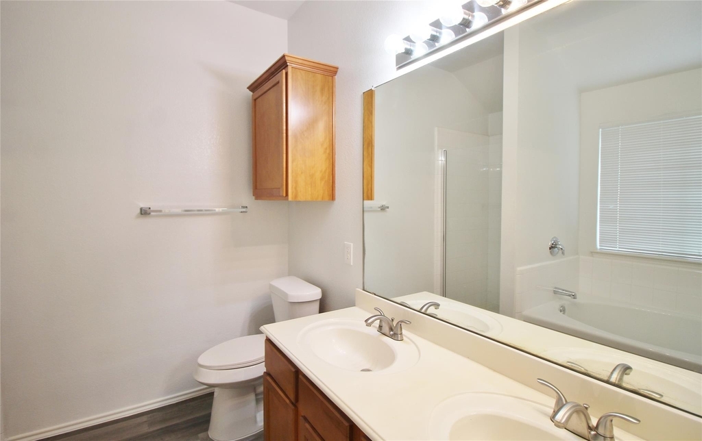3256 Fluvia - Photo 17