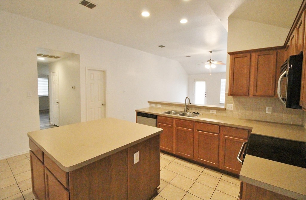 3256 Fluvia - Photo 8