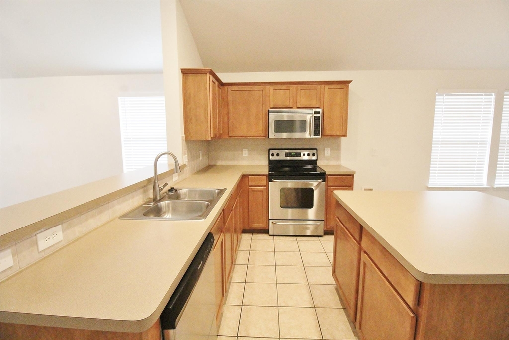3256 Fluvia - Photo 7