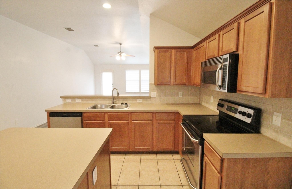 3256 Fluvia - Photo 9