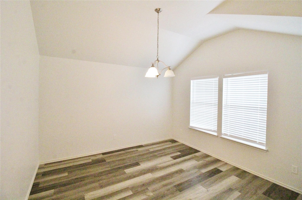 3256 Fluvia - Photo 2