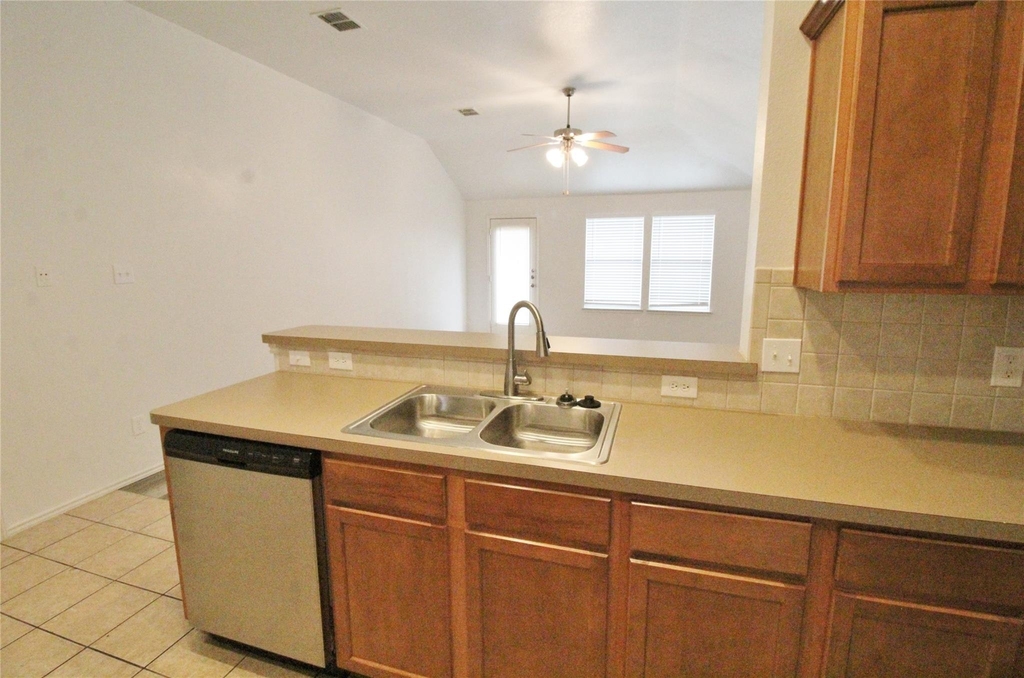 3256 Fluvia - Photo 11