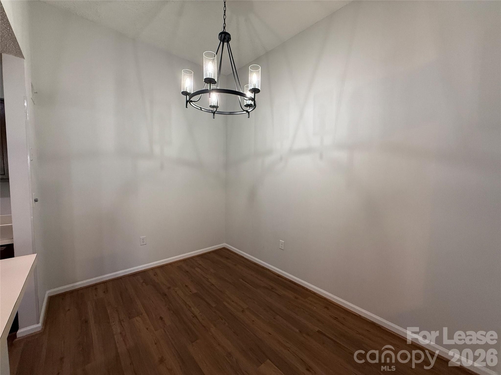 415 W 8th Street - Photo 2